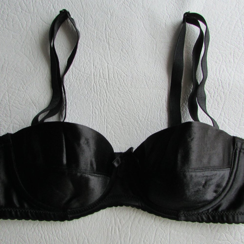 VOGUE Petites 4070 Convertible Strapless Bra - Black